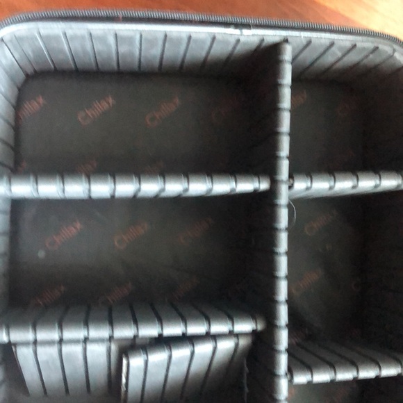 Great Carry-on or Storage Make-up Bag - Picture 6 of 6